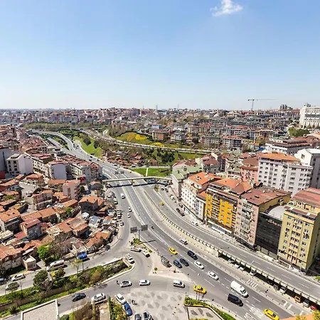 Lägenhet Cozy Flat With Fascinating City View And Balcony In Sisli
