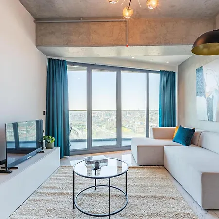 Cozy Flat With Fascinating City View And Balcony In Sisli Istanbul