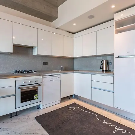 Lägenhet Cozy Flat With Fascinating City View And Balcony In Sisli Istanbul